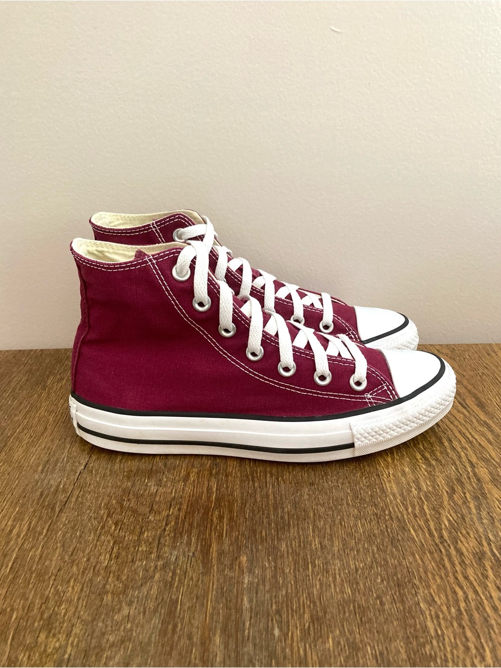 Converse CTAS High Top Sneaker Women’s Size 7 Maroon